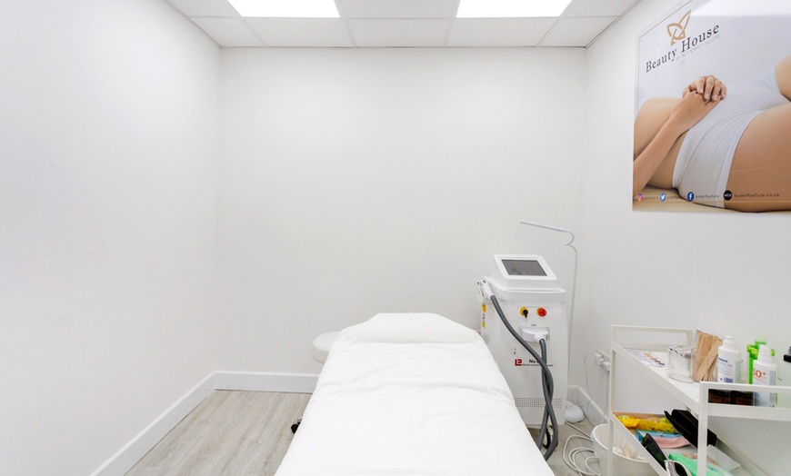 Image 3: Choice of 30 or 60-Minute Pamper Package