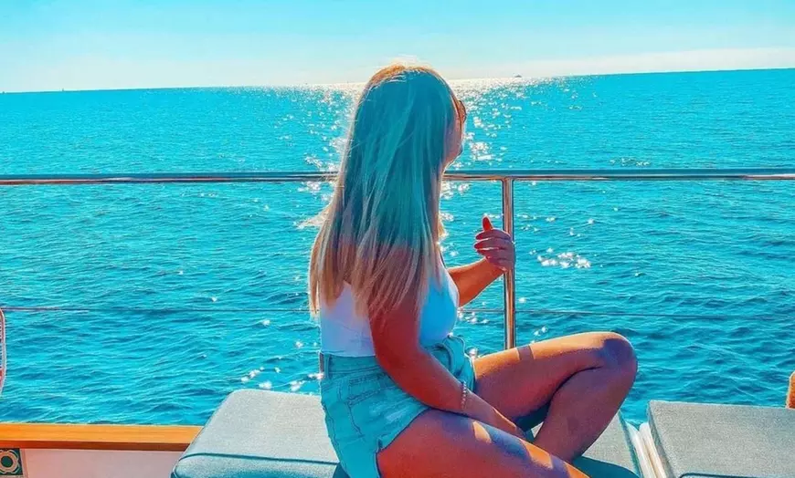 Image 1:  Tour a Portitxol en catamarán de 4:30 horas con comida y baño 