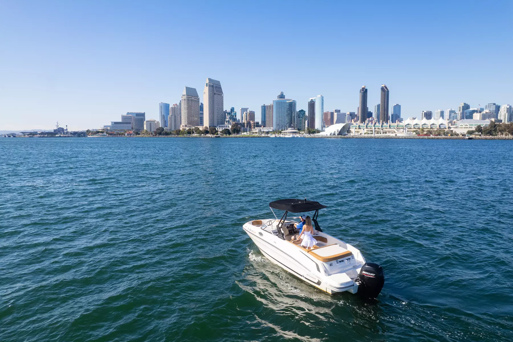 1 or 2-Hour Speed Boat Rental for Adrenaline Packed Fun!