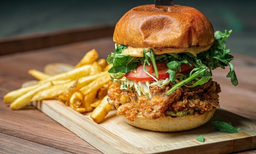 Image 4: Enjoy C$50 or C$100 Towards Food and Drinks at Joey's Fish Shack  