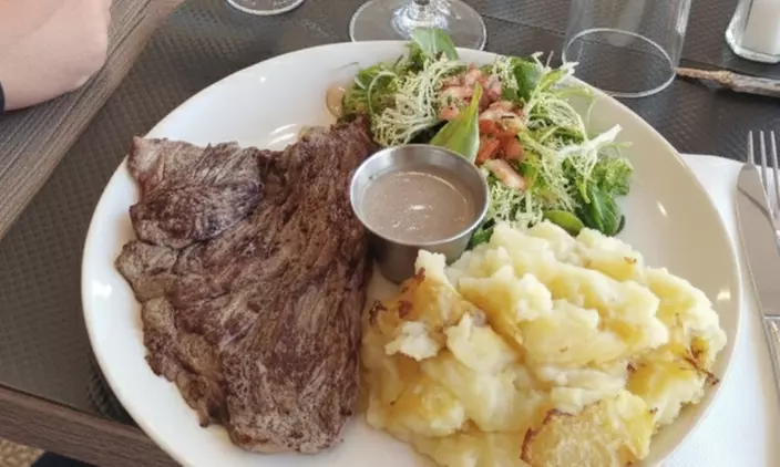 Soirée cabaret ou karaoké et menu gourmand près de Lens