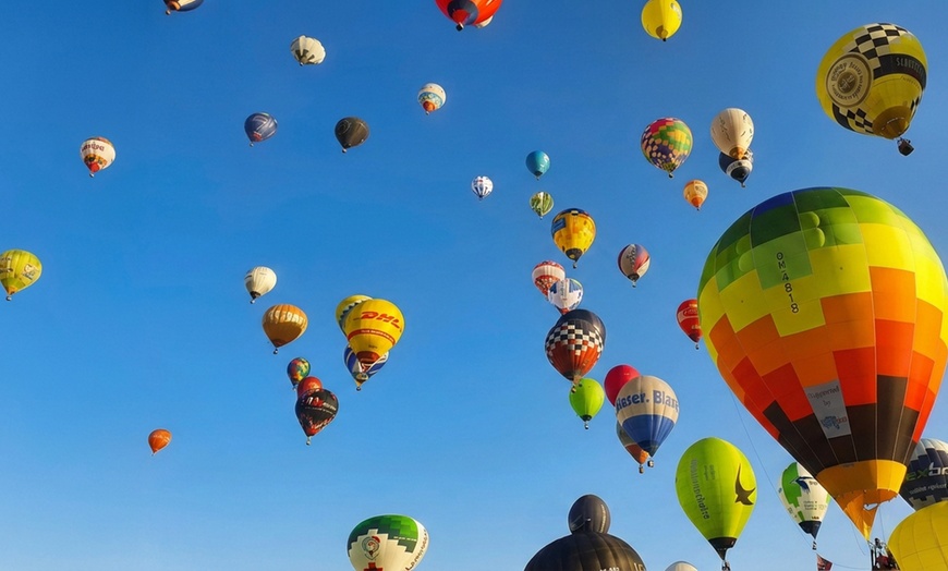 Image 11: Niezapomniany widokowy lot balonem – grupowy, prywatny lub zaręczynowy