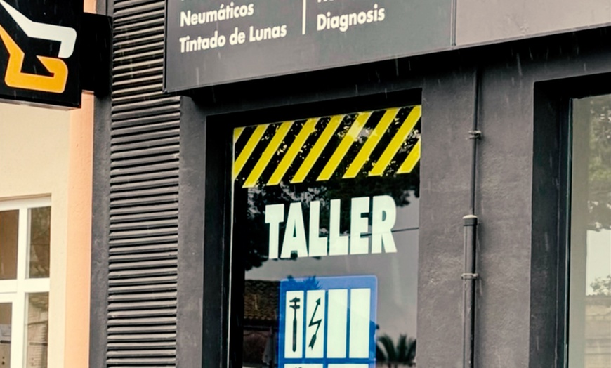 Image 10: Сambio de aceite Castrol Sintético 5W30 y de hasta 4 filtros Mann