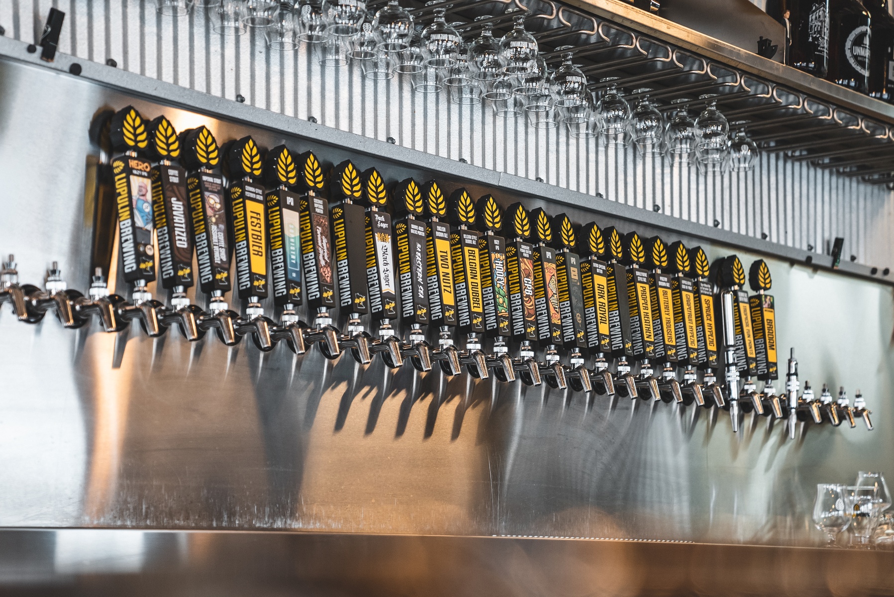 Enjoy a Flight of 6 Beers for One, Two, or Four People