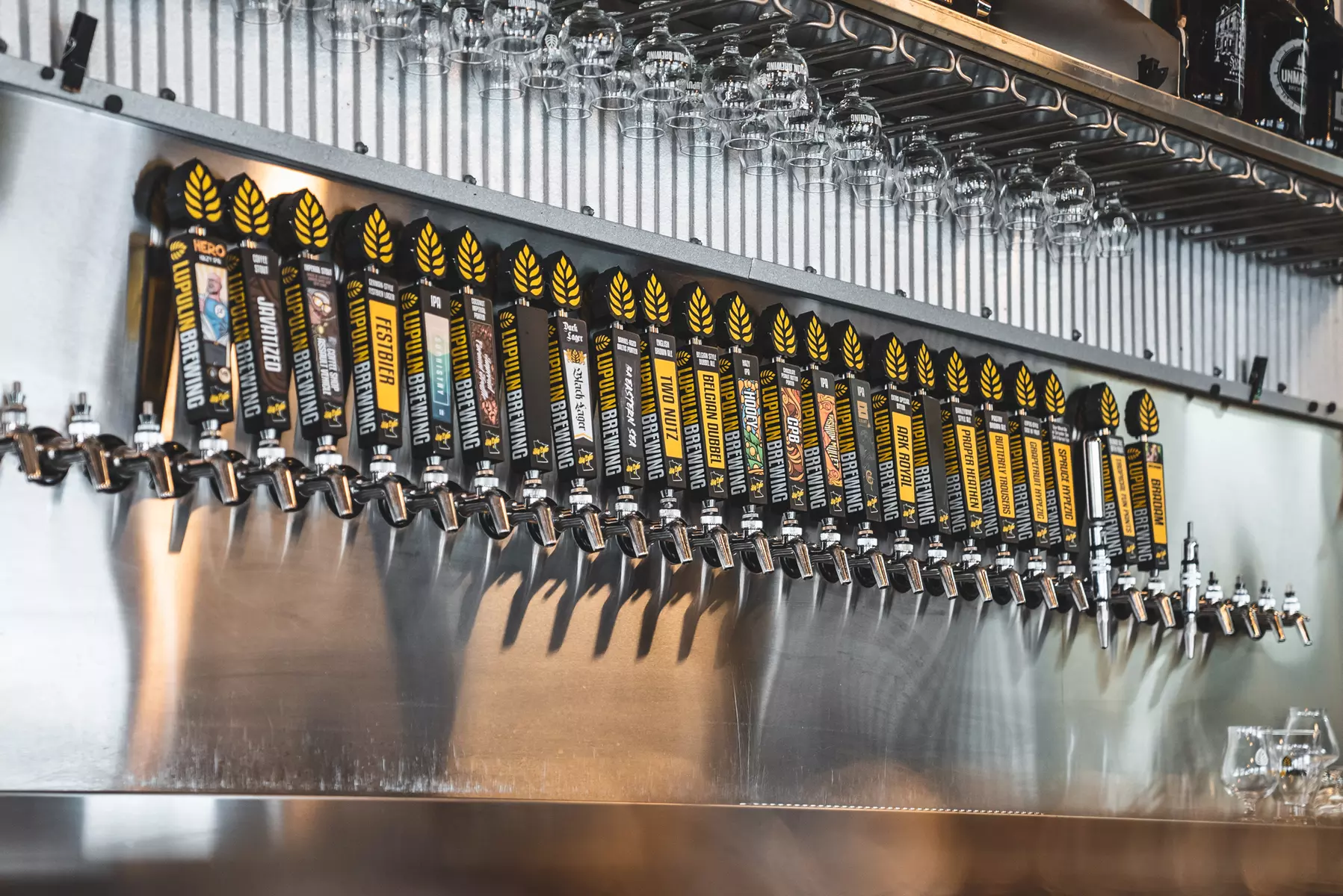 Enjoy a Flight of 6 Beers for One, Two, or Four People
