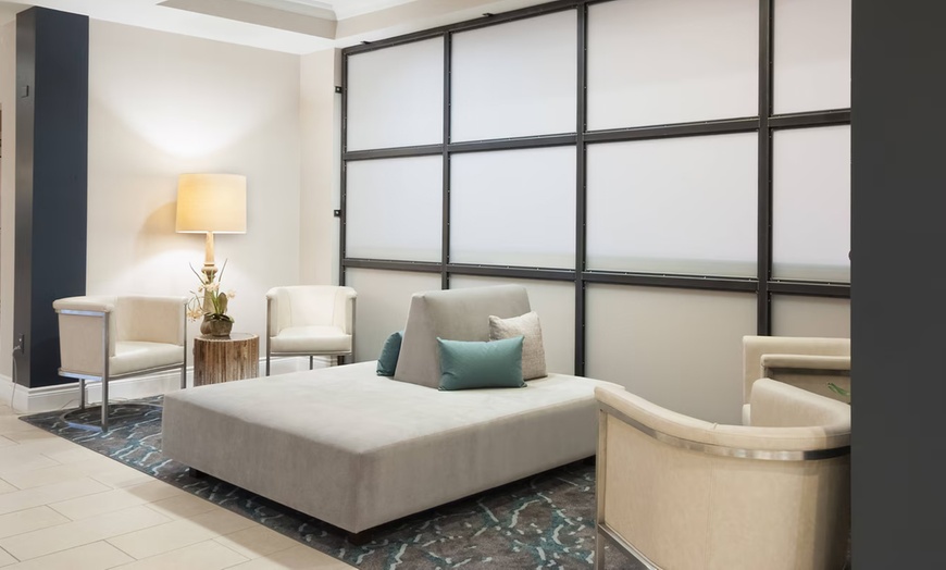 Image 4: Spacious suites, free breakfast, pool, and easy access to beaches