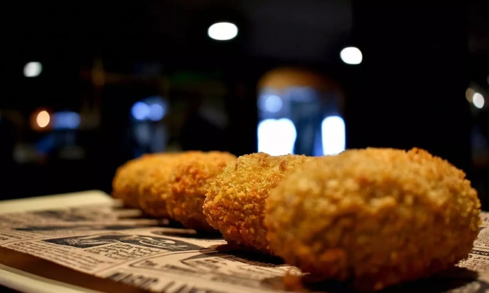 Menú con entrante, principal, postre, bebida y opción a vino