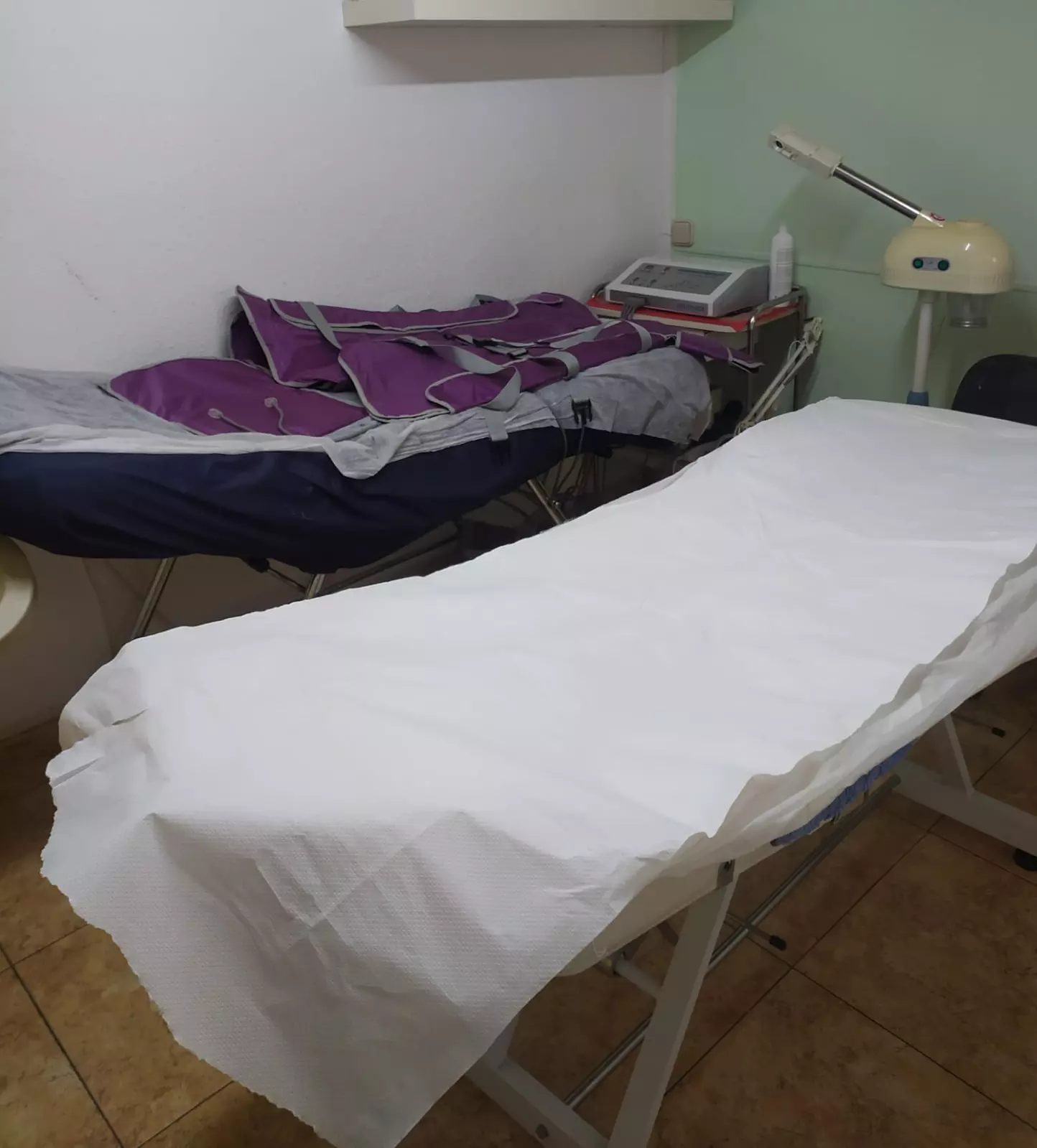 Sesión de peluquería con lavado, masaje, cortes, tinte e hidratación