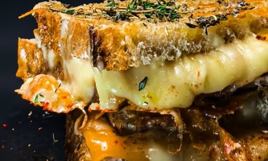 Image 2: Reichhaltige gesunde Bowl nach Wahl inklusive Dessert für 1-4 Personen