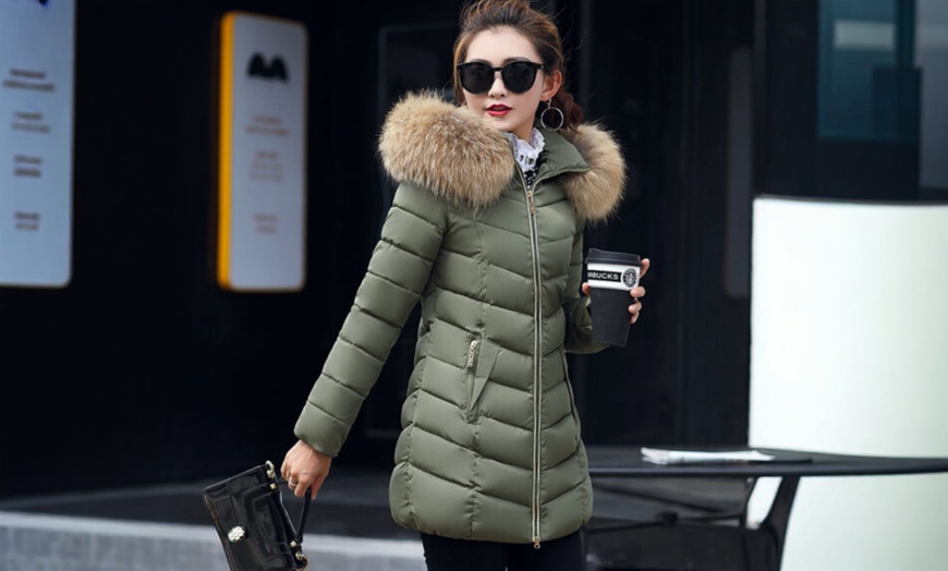 Image 6: Big Fur Collar Slim Mid-length Women’s Cotton Coat