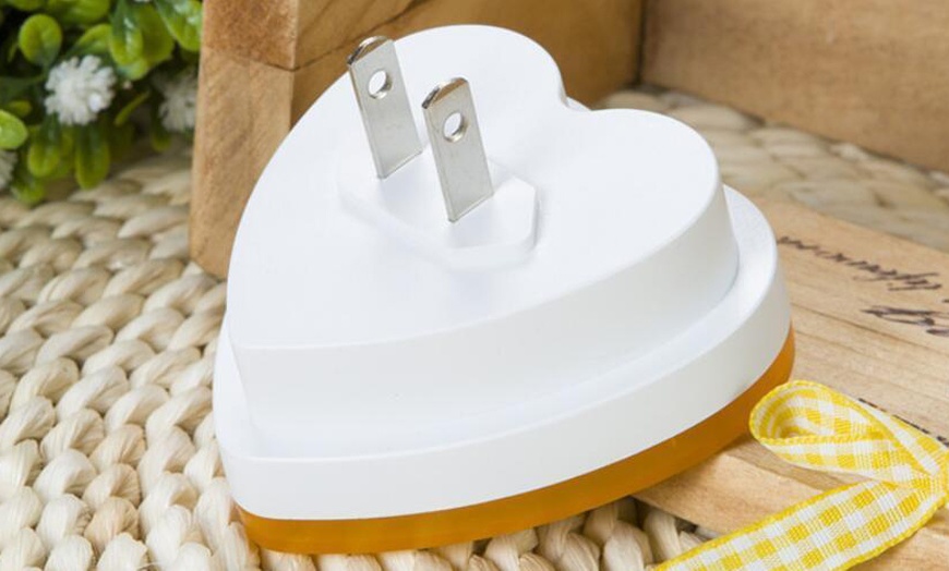 Image 35: 4-8 PCS Auto LED Light Induction Sensor Control Bedside Night Light In Wall Lamp