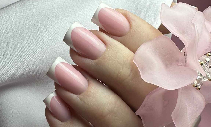 Image 5: Kompleksowa pielęgnacja paznokci – manicure i pedicure
