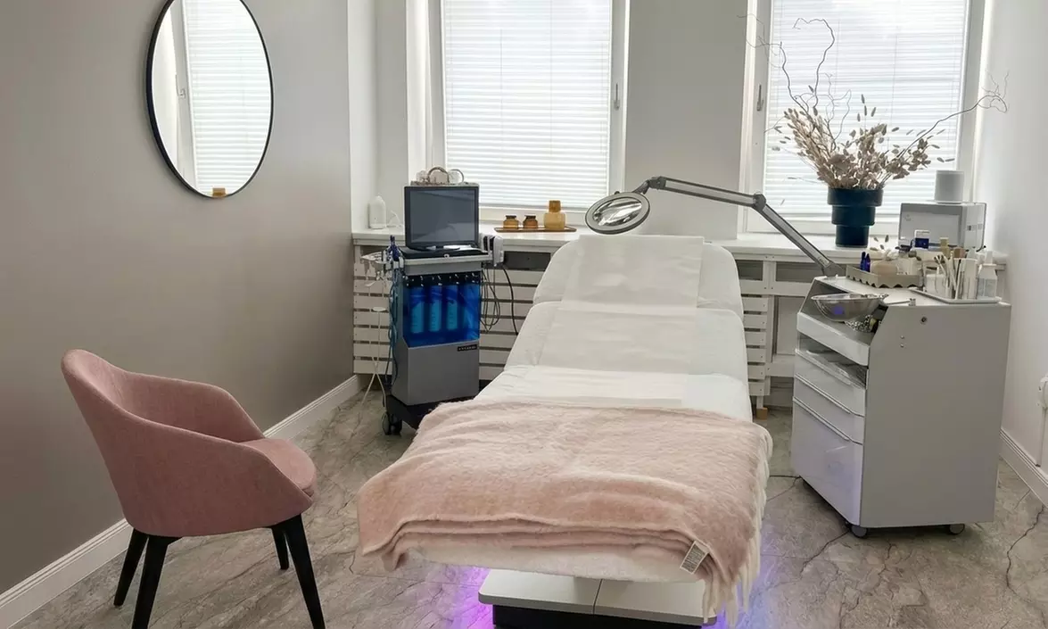 Wimpern- und/oder Augenbrauen-Lifting inkl. Färben für 1 Person