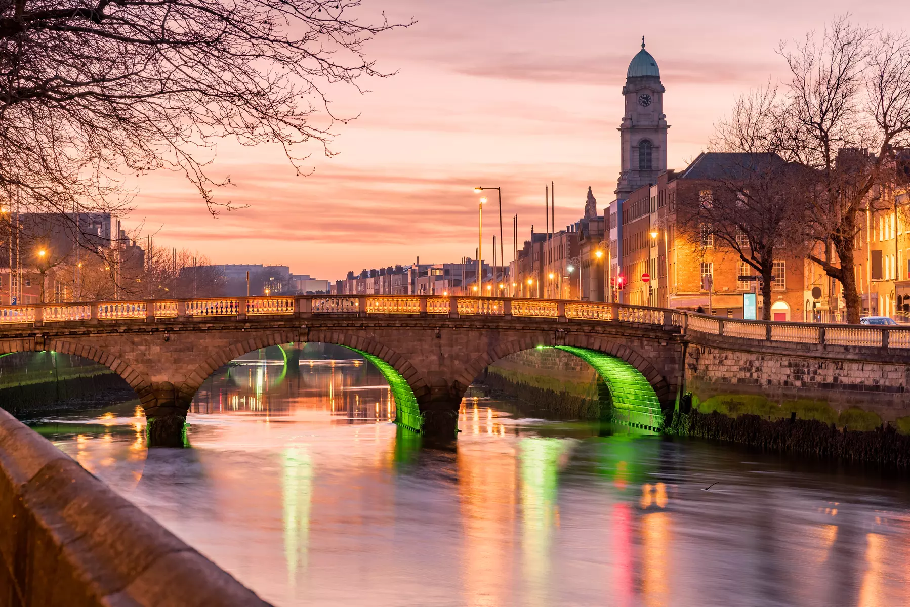 ✈ 6-Day Dublin Vacation with Air