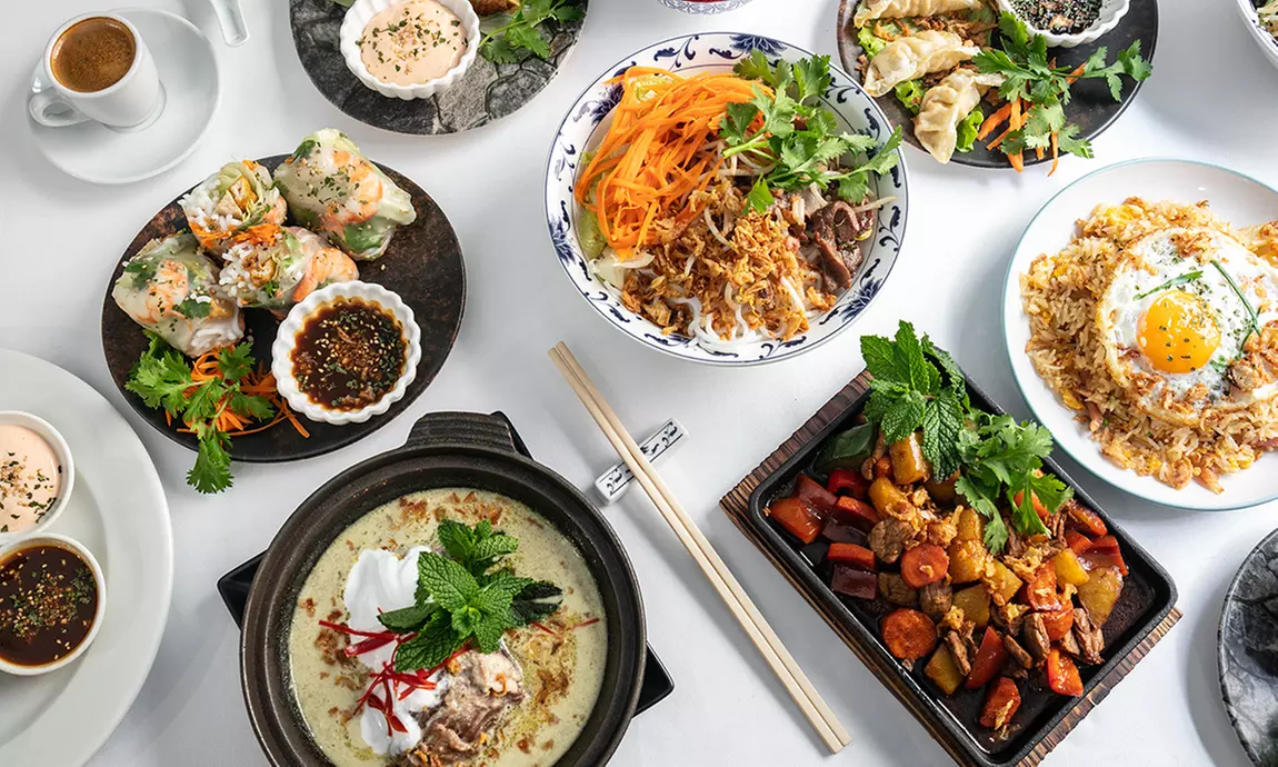 Menú Vietnamita completo en 3 localizaciones para 2 o 4 Pax, en Distrito Vienamita con hasta 63% de descuento - Primary Image