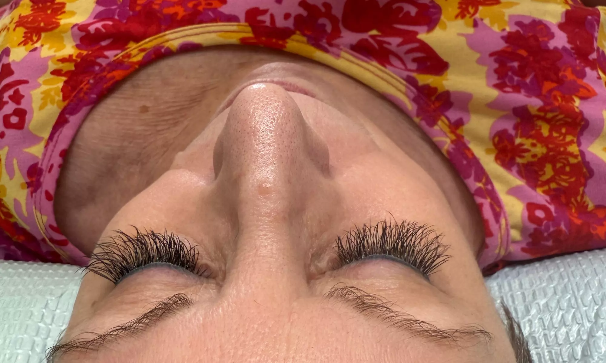 Full Set of Hybrid or Full Set of Classic Eyelash Extensions
