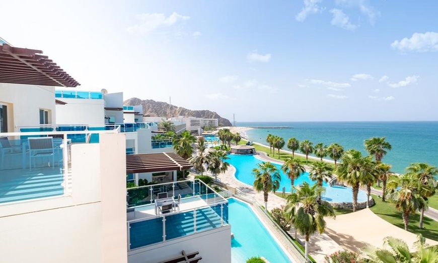 Image 2: 5* Fujairah: One Night Stay with Breakfast or Half Board