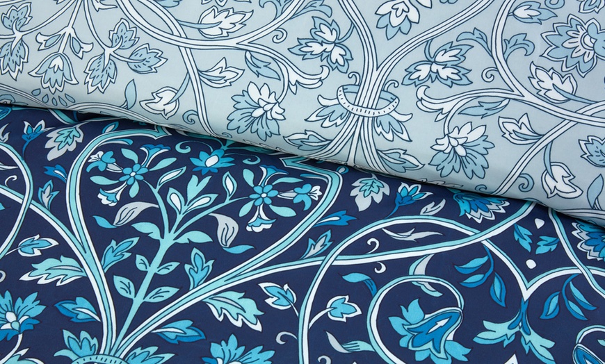 Image 5: Harrow Floral Reversible Duvet Set