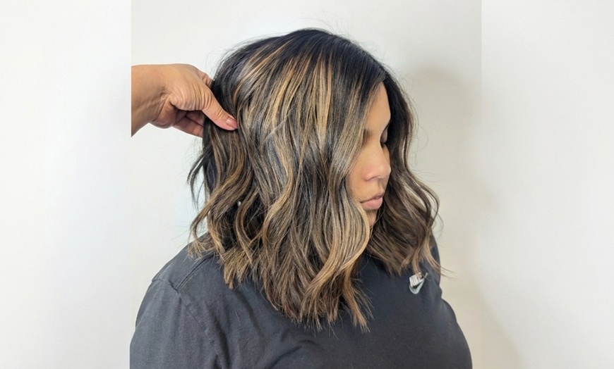 Image 4: Luxury Wash, Style & Haircut Packages