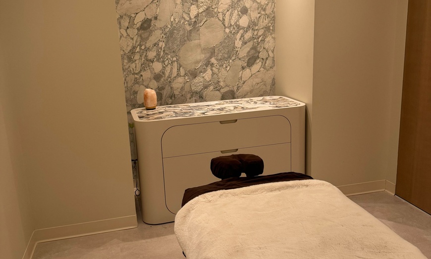 Image 2: 50- or 80-Min Choice of Massage and Optional Contrast Room Session