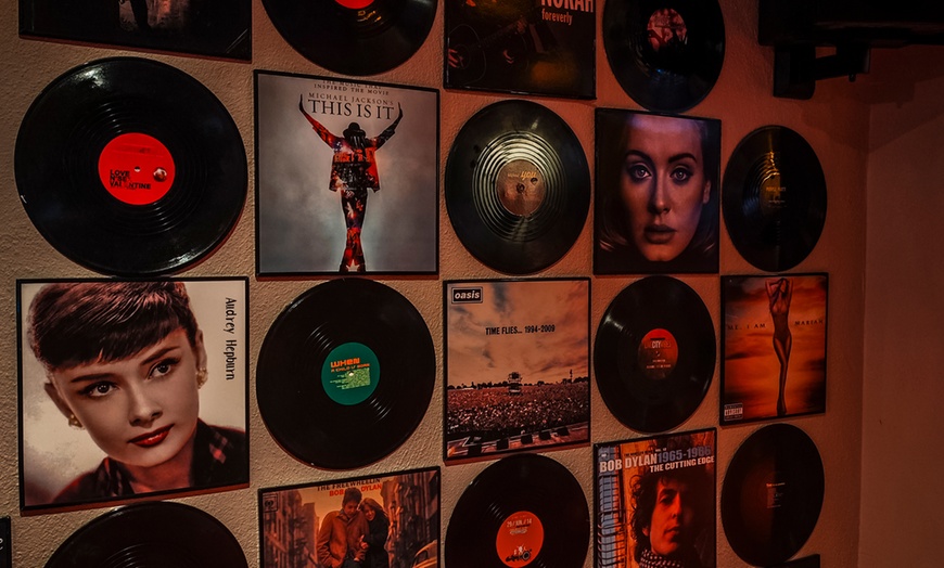 Image 5: Partybox Paket mit 3 Std. Karaoke und Prosecco für bis zu 14 Personen