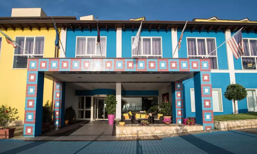 Messina 4*: soggiorno per 2, 3 o 4 persone in mezza pensione