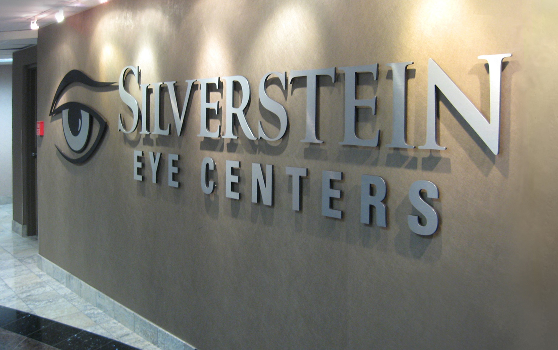 Bladeless LASIK or PRK Surgery for Clear, Sharp Vision