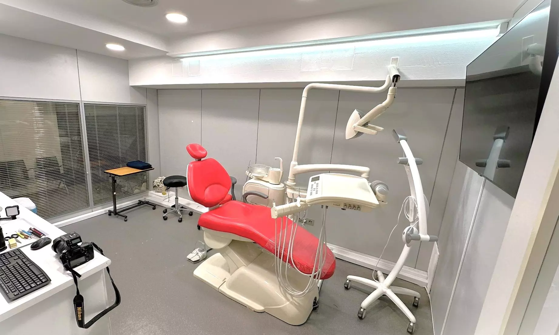 Colocación de hasta 4 carillas dentales de composite o cerámica