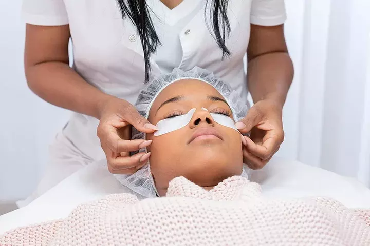 Refresh Your Body with a Hydra Facial & Massage Pamper Package