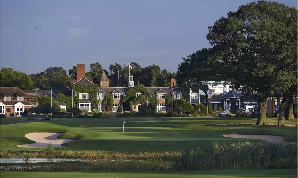 North Warwickshire: 4* Stay with Breakfast and 3-Course Buffet Dinner