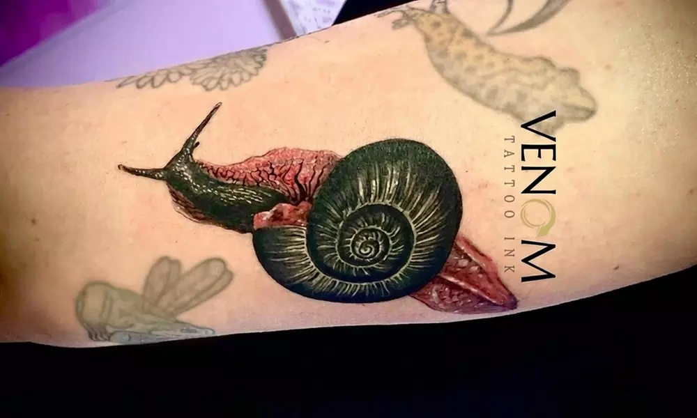 Wyraź siebie poprzez tatuaż – mały wzór lub sesja całodniowa