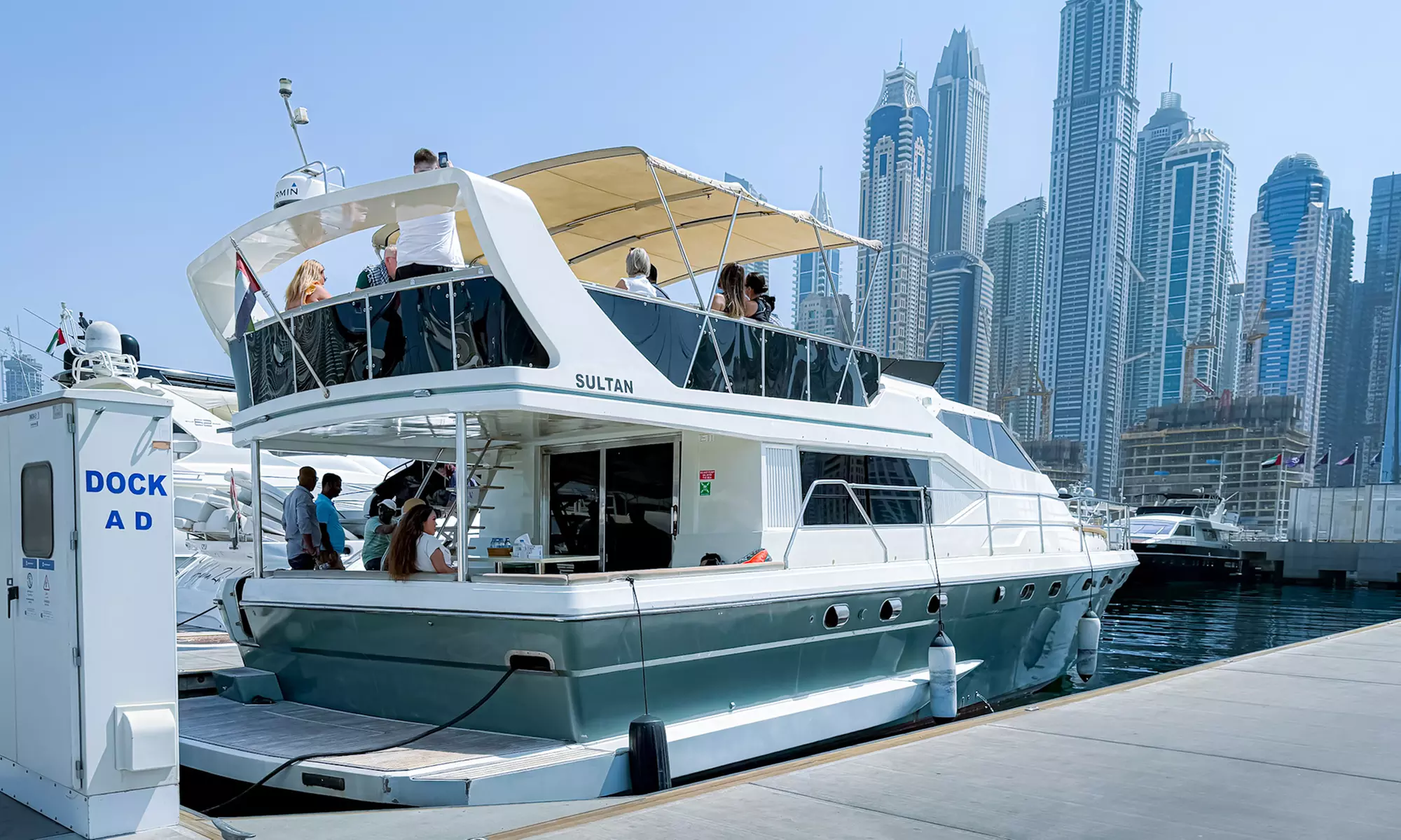 1.5 Hours Shared Marina Canal Yacht Tour for One Child or Adult