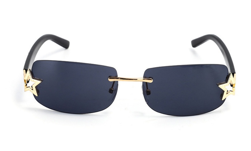 Image 9: Metal Five-pointed Star Fashionable Oval Sunglass