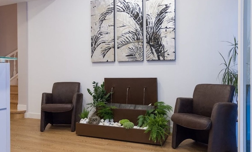 Image 5: Hasta 5 sesiones de 1 hora de masaje a elegir para 1 persona