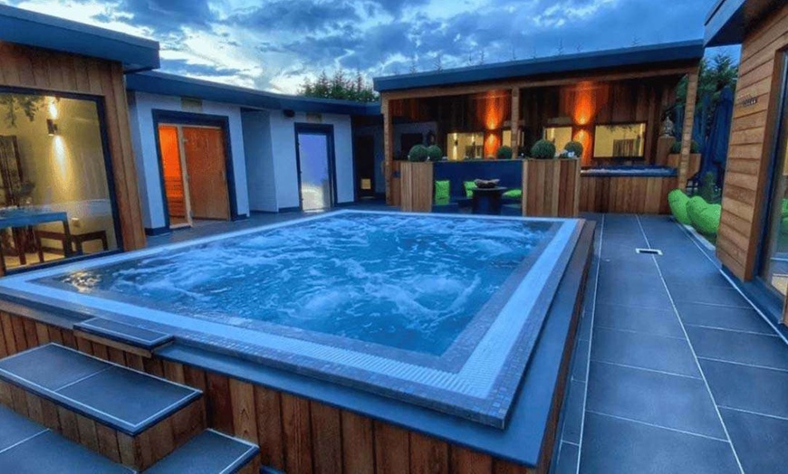 Image 2: Unwind with Spa Retreat Morning or Spa Retreat Twilight for 2 People 