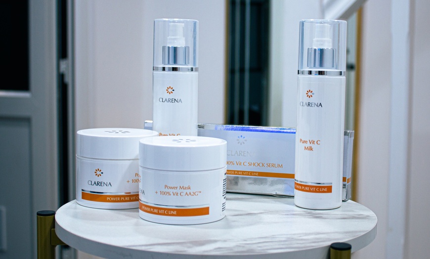 Image 5: Up to 69% Off on Facial - HydraFacial at Breathless Beauty