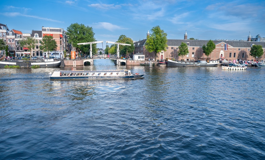 Image 16: Grachtenpracht: vaar langs Amsterdam's mooiste bezienswaardigheden