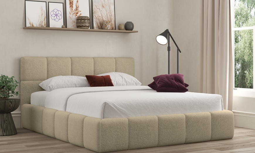 Image 7: DS Living Ovella Cubed Upholstered Bed