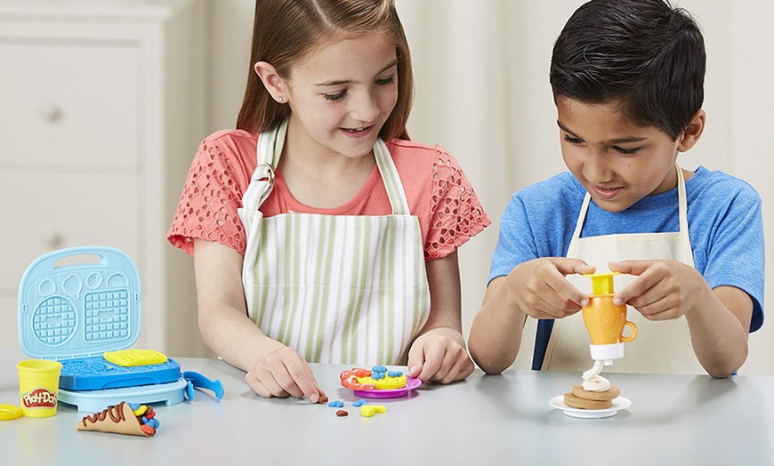 Image 3: Hasbro Play-Doh Breakfast Bakery