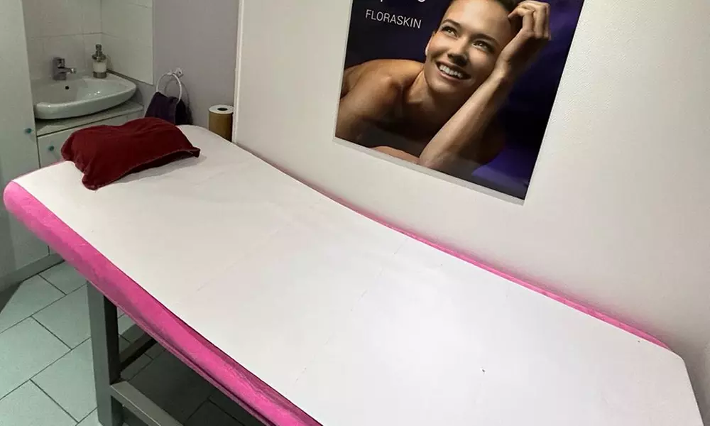 "Eye Lift" ou "Hydradermie Lift" Guinot : soins du visage à Coubron