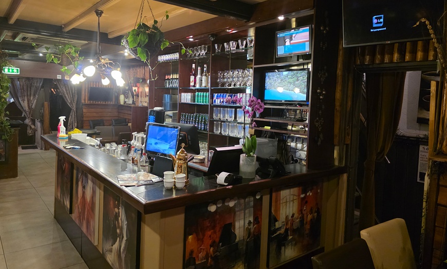 Image 7: Proef rijke Syrische smaken met lamsvlees, kip en geurige bijgerechten