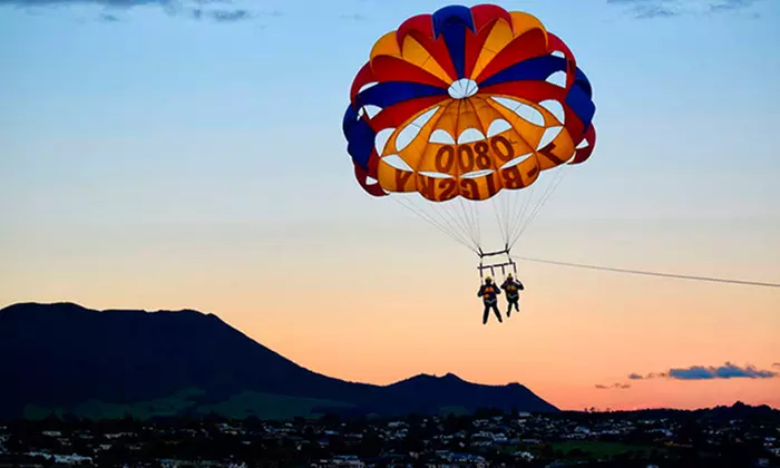Vuelo en parasailing para hasta 3 personas