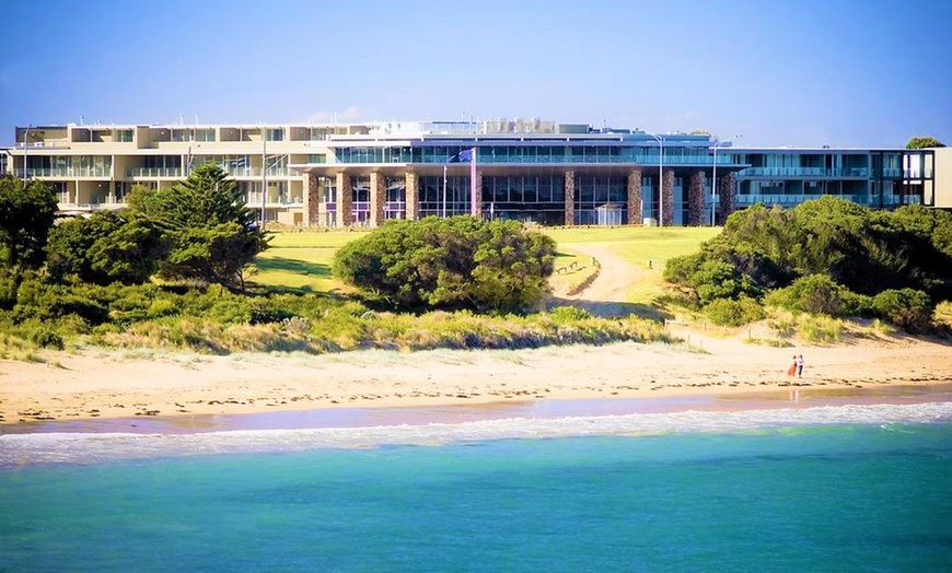 Image 4: Torquay: Pool View Stay for 2 + Welcome Drink at Wyndham Resort