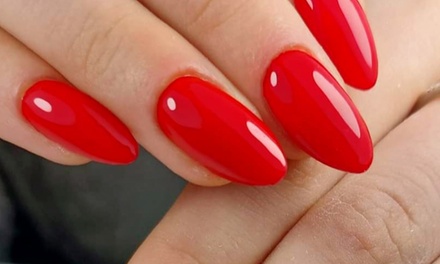 Beauté des mains russe et pose de vernis semi-permanent