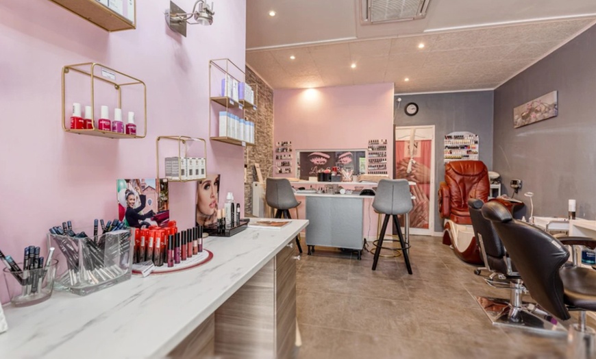 Image 2: Extensions de cils : cil à cil, mixte ou volume russe