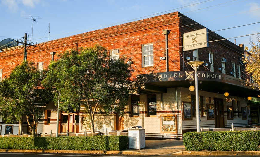 Image 11: Modern Australian Pub Food and Drinks