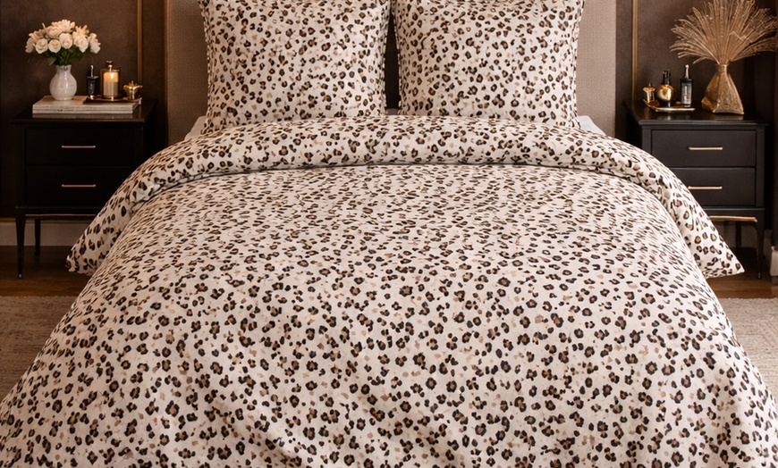 Image 2: Animal Print Bedding Sets