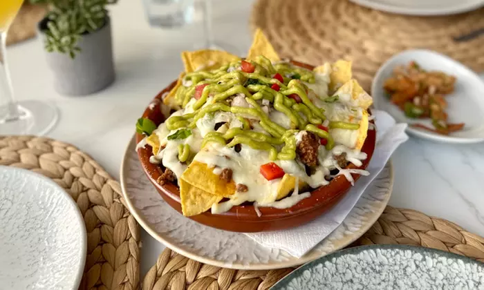 Menú mexicano para 2 o 4 personas con michelada especial de la casa