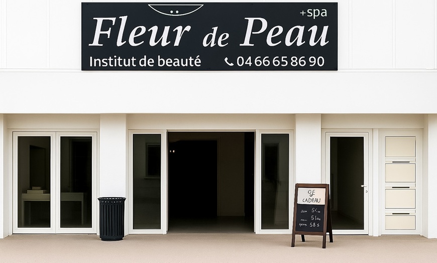 Image 3: Massage relaxant du corps et/ou soin du visage hydratant