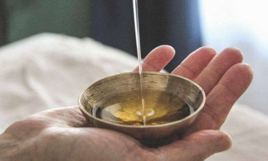Image 1: Reconnexion à soi par le modelage bien-être et les énergies du Reiki
